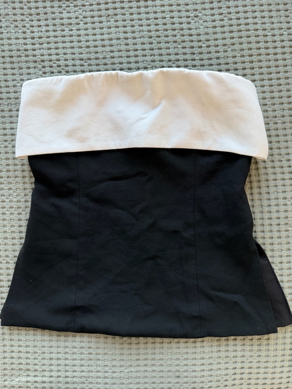 Babaton Element Two-Tone Strapless Tube Top in White and Black - Picture 3 of 3